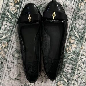 Tory Burch black flats EUC 9M